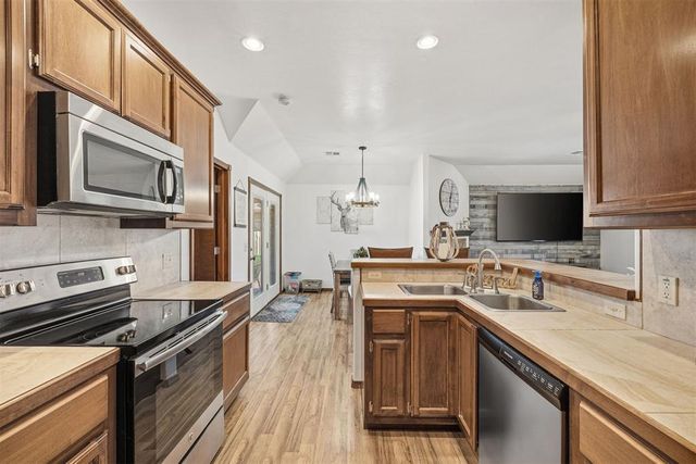 9913 SW 23rd Street, Yukon, OK 73099