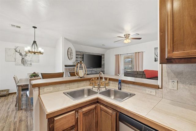 9913 SW 23rd Street, Yukon, OK 73099