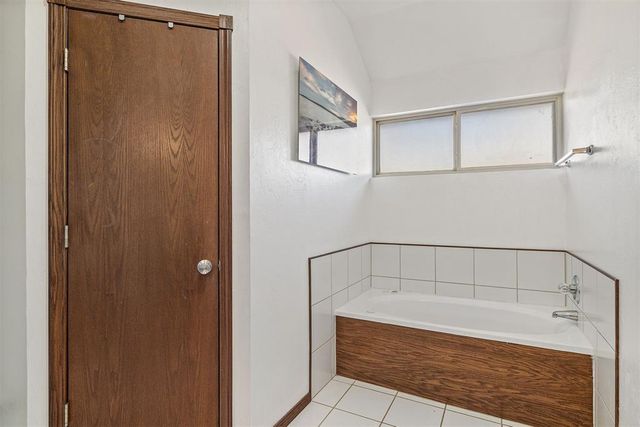 9913 SW 23rd Street, Yukon, OK 73099