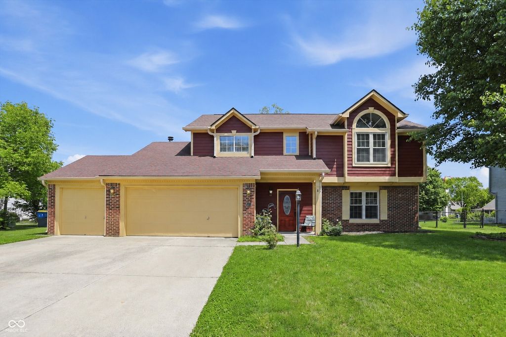 6723 Silver Tree Drive, Indianapolis, IN 46236