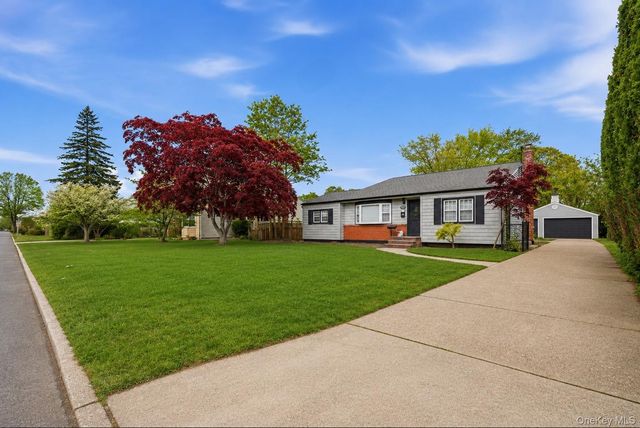 1413 Peters Boulevard, Bay Shore, NY 11706