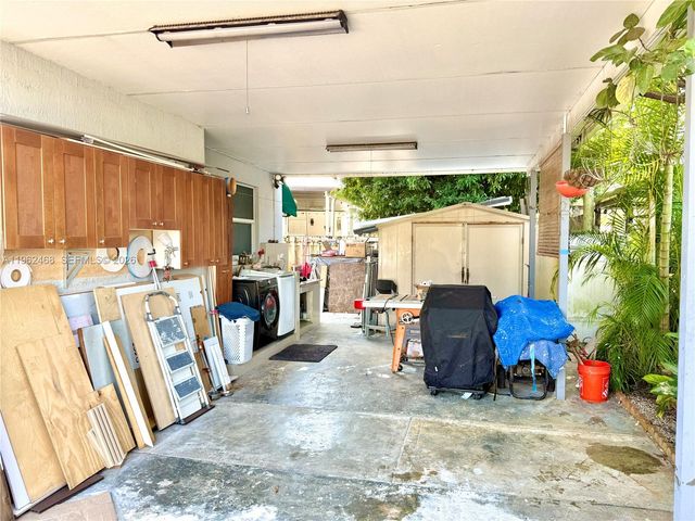 300 SW 71st Ave, Miami, FL 33144