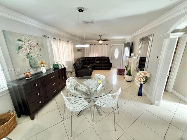 300 SW 71st Ave, Miami, FL 33144