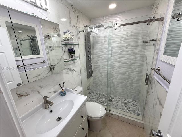 300 SW 71st Ave, Miami, FL 33144