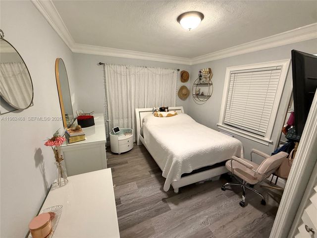 300 SW 71st Ave, Miami, FL 33144