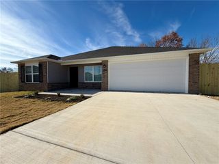 3705 N Carmine Drive, Siloam Springs, AR 72761