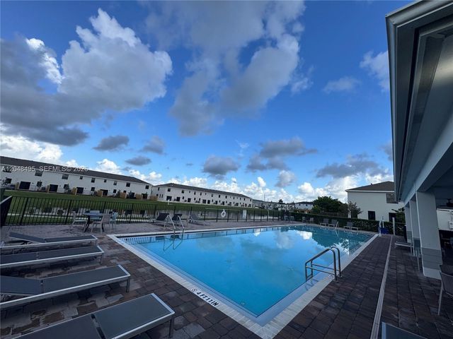 438 NE 12th St, Florida City, FL 33034