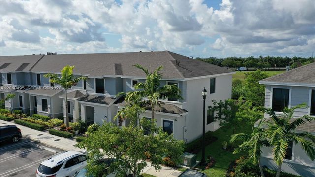 438 NE 12th St, Florida City, FL 33034