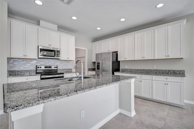 7384 POOL COMPASS LOOP, Wesley Chapel, FL 33545