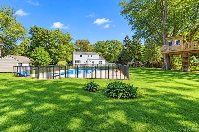 284 Marlin Street, Dix Hills, NY 11746