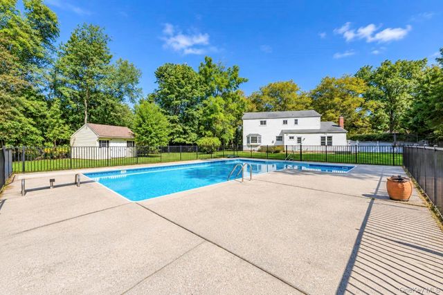 284 Marlin Street, Dix Hills, NY 11746