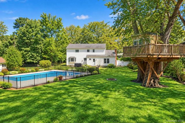 284 Marlin Street, Dix Hills, NY 11746