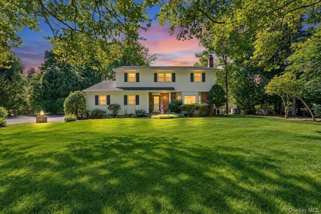284 Marlin Street, Dix Hills, NY 11746 — photo 2