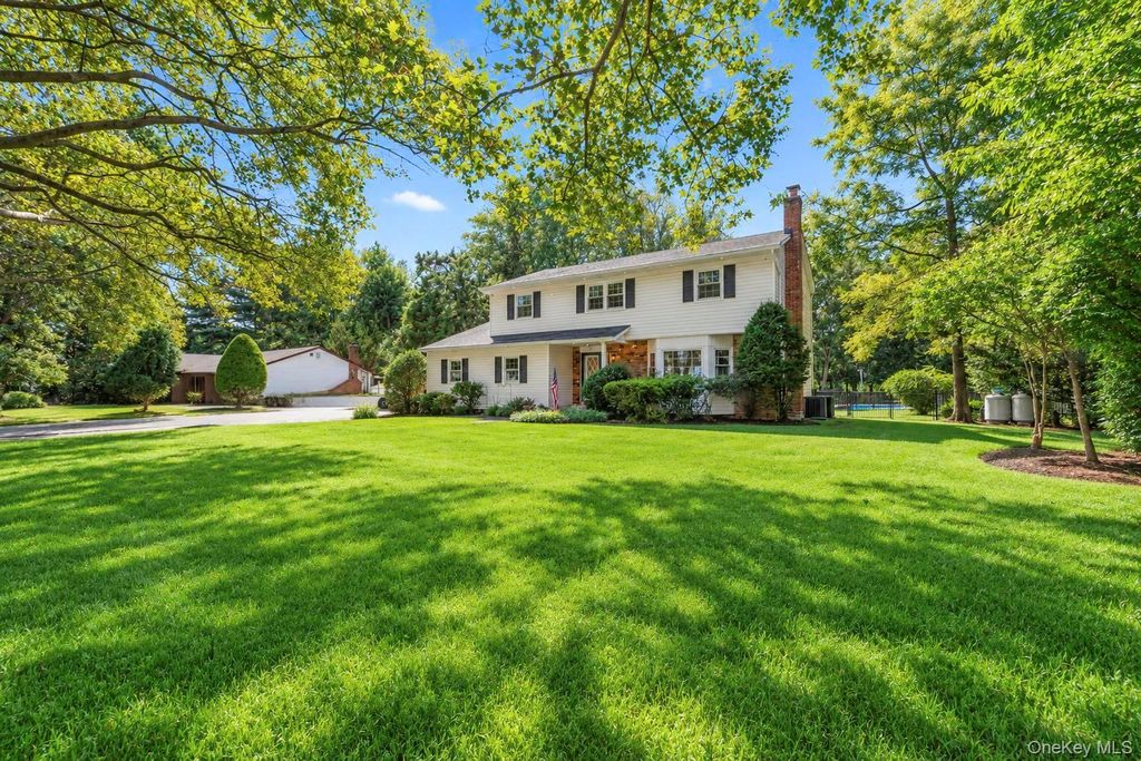284 Marlin Street, Dix Hills, NY 11746 — photo 3