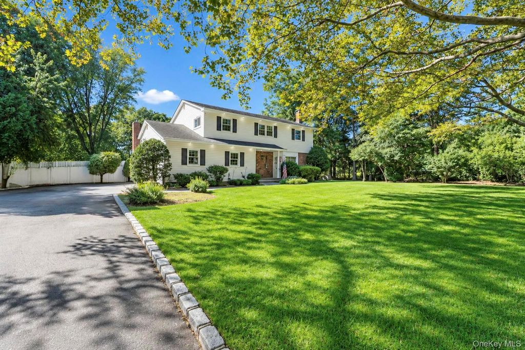 284 Marlin Street, Dix Hills, NY 11746 — photo 4