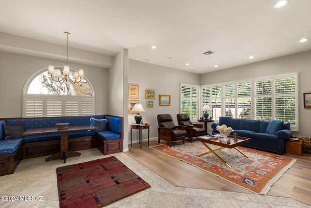 6404 N Desert Wind Circle, Tucson, AZ 85750