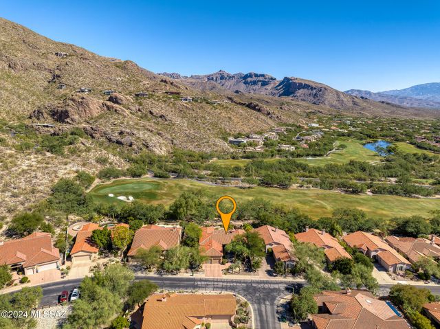 6404 N Desert Wind Circle, Tucson, AZ 85750