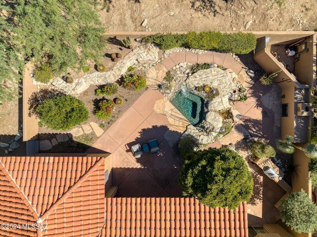 6404 N Desert Wind Circle, Tucson, AZ 85750