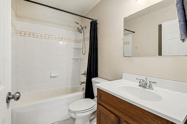 8873 Lagoon Drive, Brighton, MI 48116