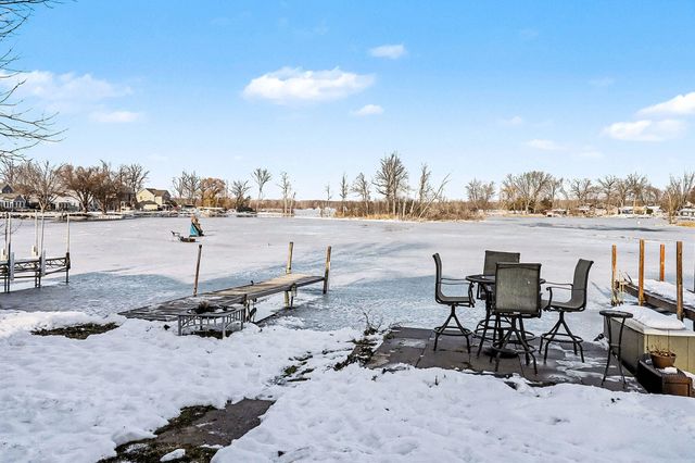 8873 Lagoon Drive, Brighton, MI 48116