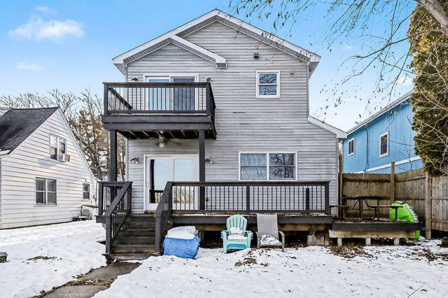 8873 Lagoon Drive, Brighton, MI 48116