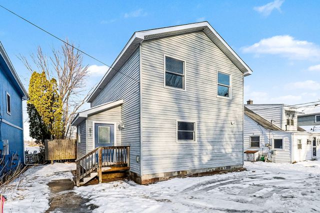 8873 Lagoon Drive, Brighton, MI 48116