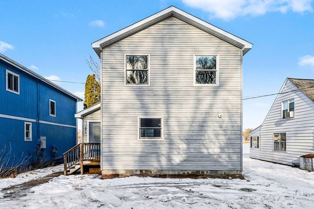 8873 Lagoon Drive, Brighton, MI 48116