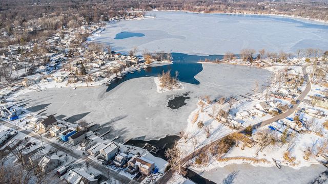 8873 Lagoon Drive, Brighton, MI 48116
