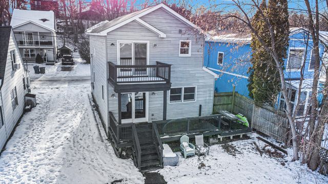 8873 Lagoon Drive, Brighton, MI 48116