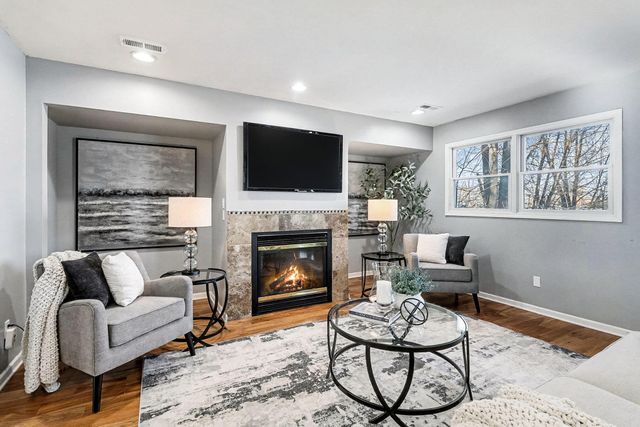 8873 Lagoon Drive, Brighton, MI 48116