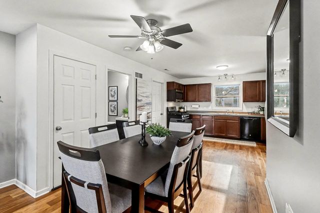 8873 Lagoon Drive, Brighton, MI 48116