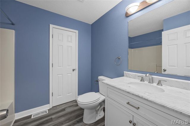 2237 Glenfield Drive, Belleville, IL 62221