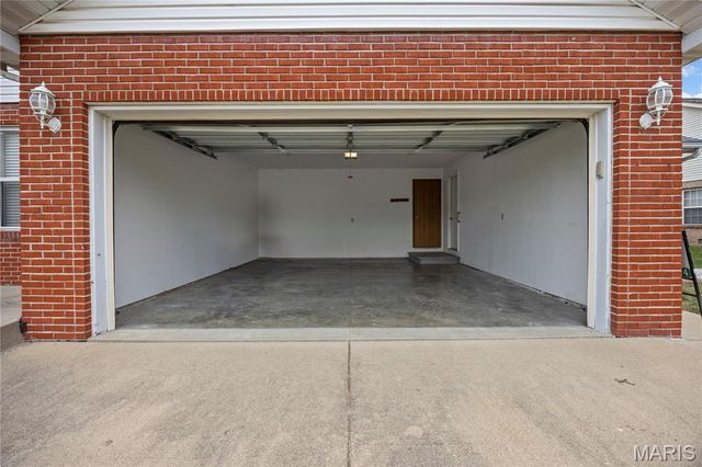 2237 Glenfield Drive, Belleville, IL 62221