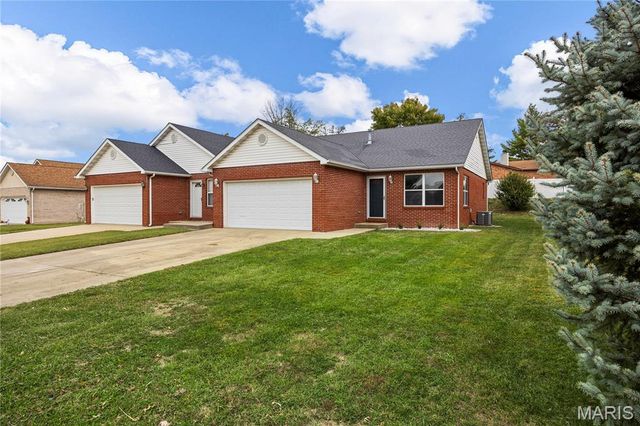 2237 Glenfield Drive, Belleville, IL 62221