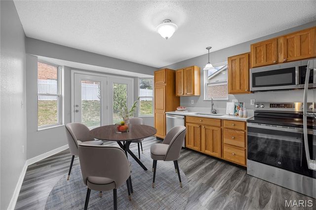 2237 Glenfield Drive, Belleville, IL 62221