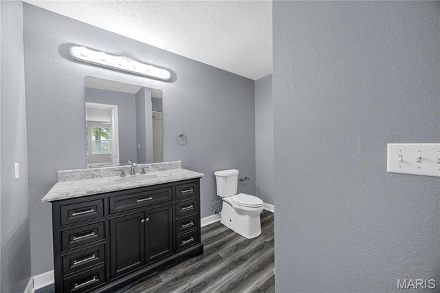 2237 Glenfield Drive, Belleville, IL 62221