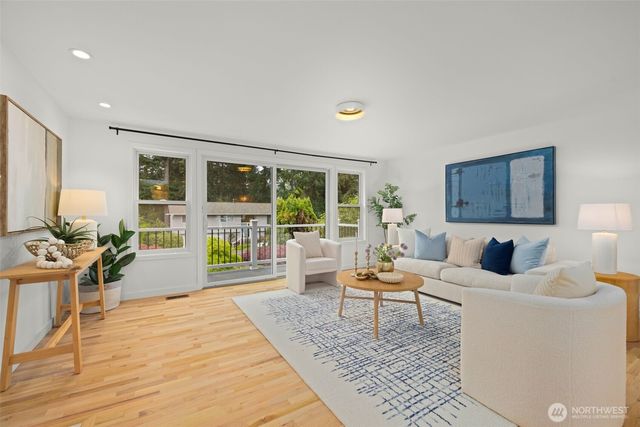 7424 NE 120th Street, Kirkland, WA 98034