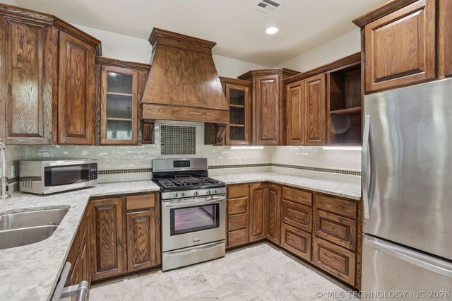 900 W Hardesty Road, Caddo, OK 74729