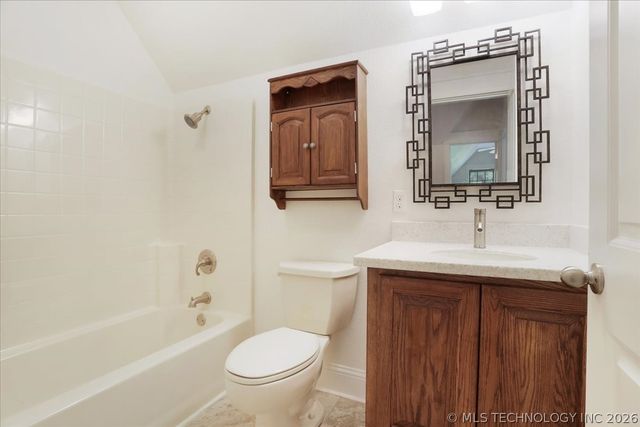900 W Hardesty Road, Caddo, OK 74729