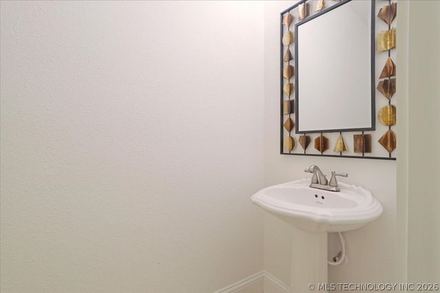 900 W Hardesty Road, Caddo, OK 74729