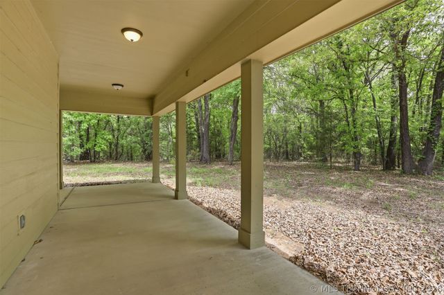 900 W Hardesty Road, Caddo, OK 74729
