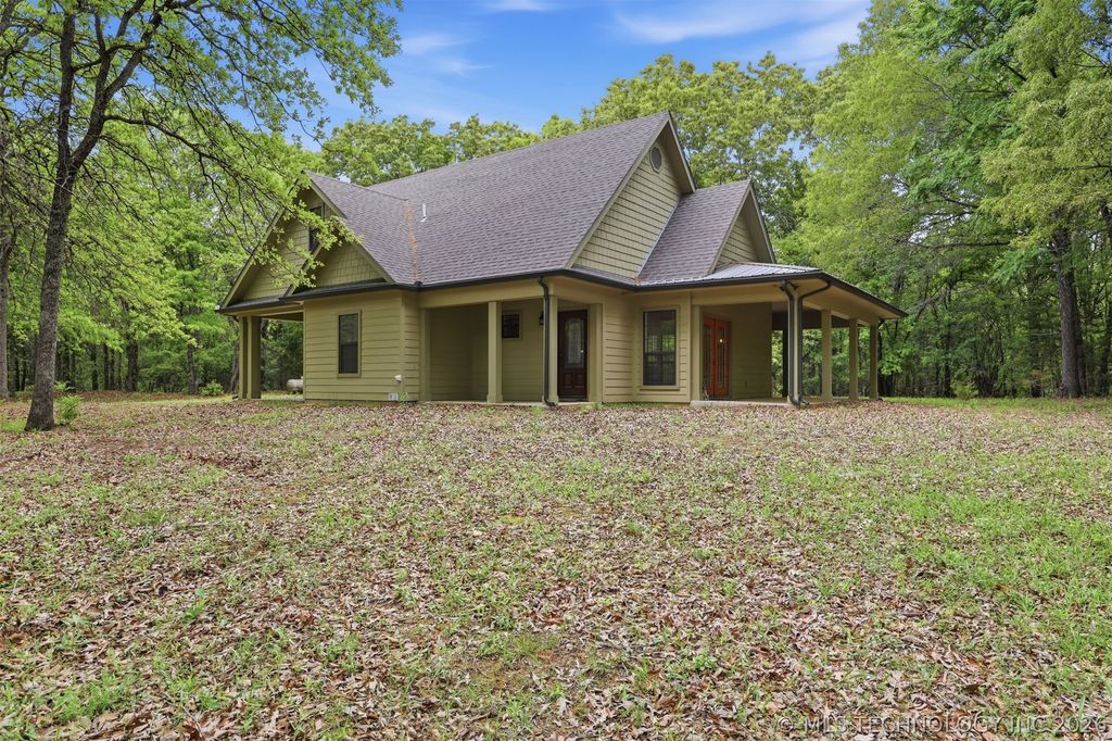 900 W Hardesty Road, Caddo, OK 74729