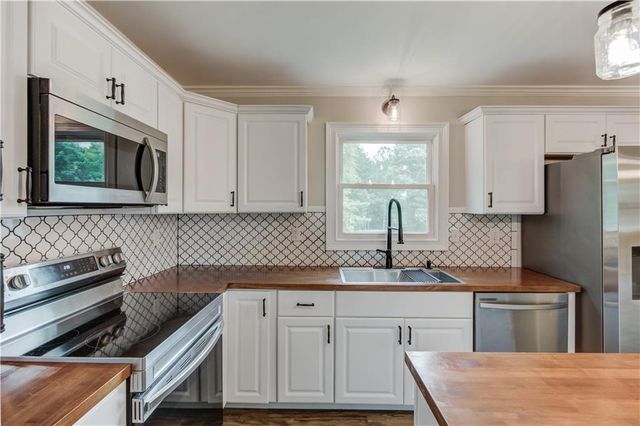 506 Bill Watkins Road, Hoschton, GA 30548