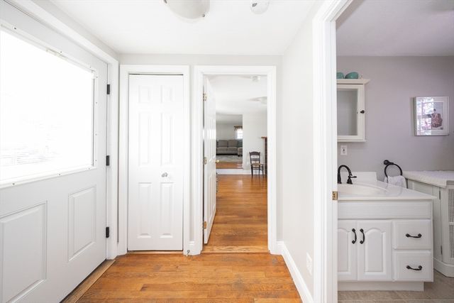 95 Sunnyside Ave, Holden, MA 01520