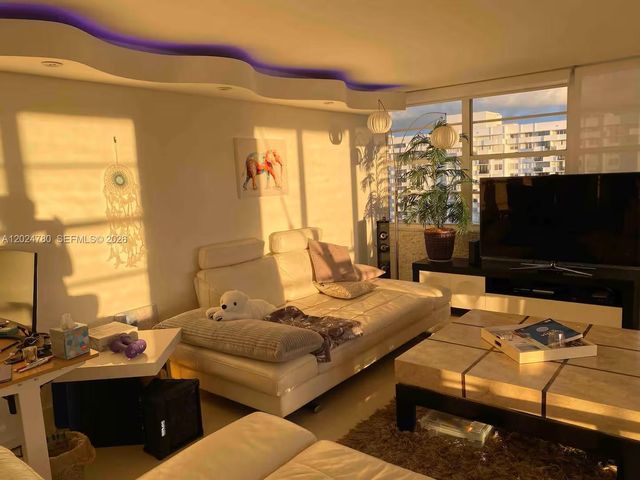18081 Biscayne Boulevard 1904, Aventura, FL 33160