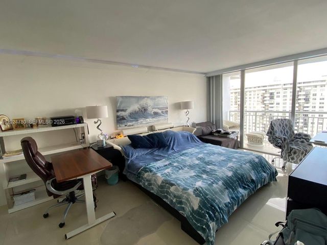 18081 Biscayne Boulevard 1904, Aventura, FL 33160