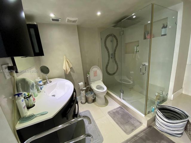 18081 Biscayne Boulevard 1904, Aventura, FL 33160