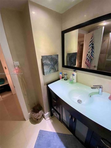 18081 Biscayne Boulevard 1904, Aventura, FL 33160