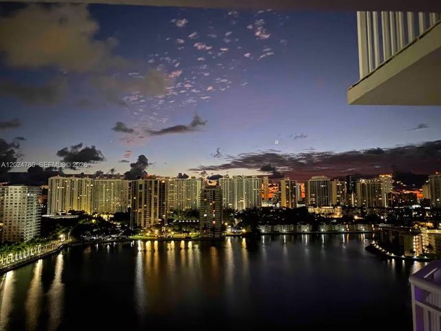 18081 Biscayne Boulevard 1904, Aventura, FL 33160