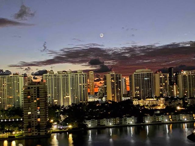 18081 Biscayne Boulevard 1904, Aventura, FL 33160